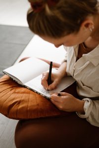 Meditatief schrijven van De Online Yogajuf