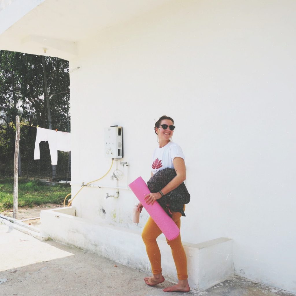 Online yogadocent_Laura Louise_Laura yogadocent india opleiding